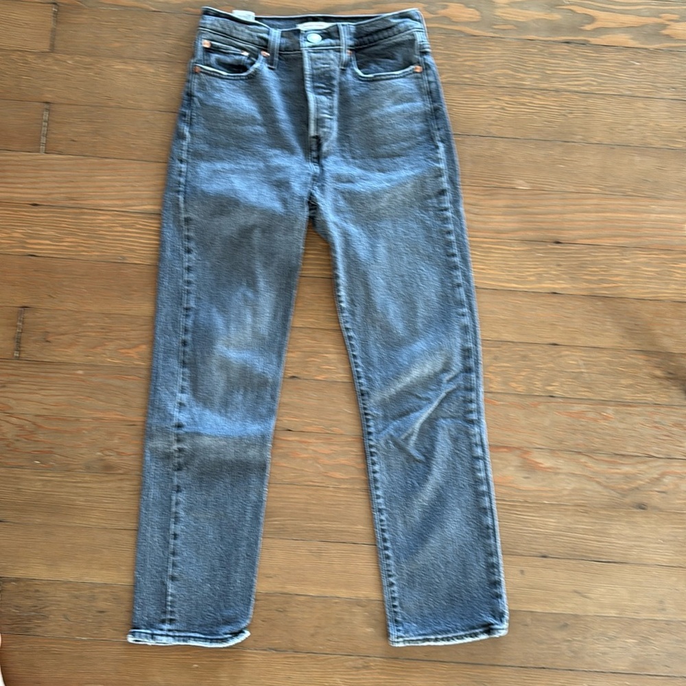 Levi’s wedgie straight jeans size 26. Dark grey wash